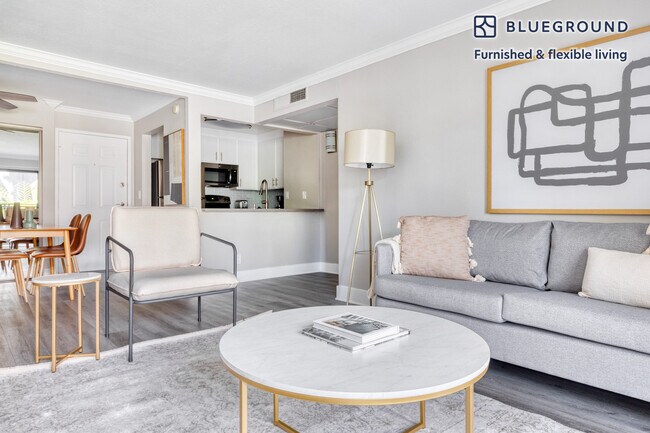 Photo - 6333 Canoga Ave Unidad FL2-ID694