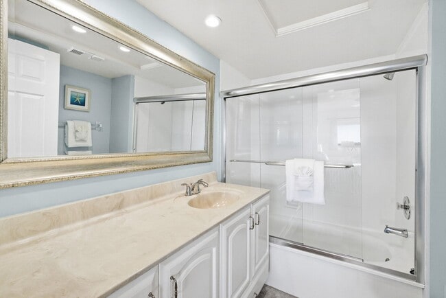 Photo - 8350 Estero Blvd Unidad 331