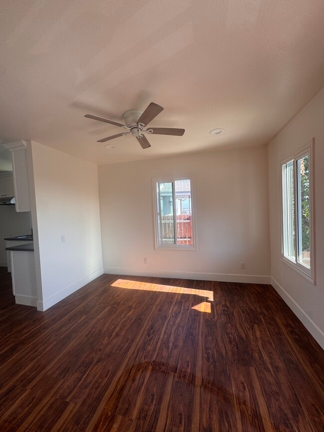 Photo - 936 N Gage Ave