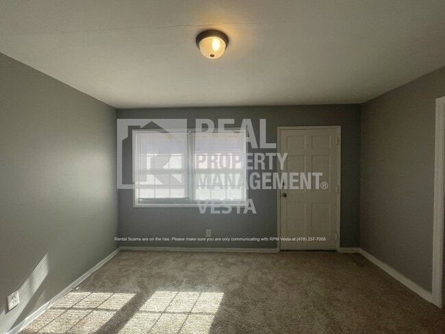 Photo - 2459 Vivian Dr