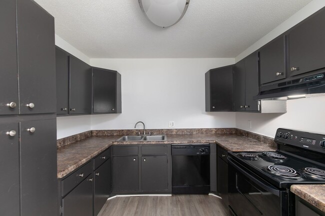 Photo - 5th Avenue Apartments