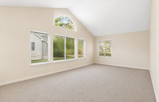 Photo - 3 bedroom/ 3 bathroom- Mimosa Lane- W&M Law School