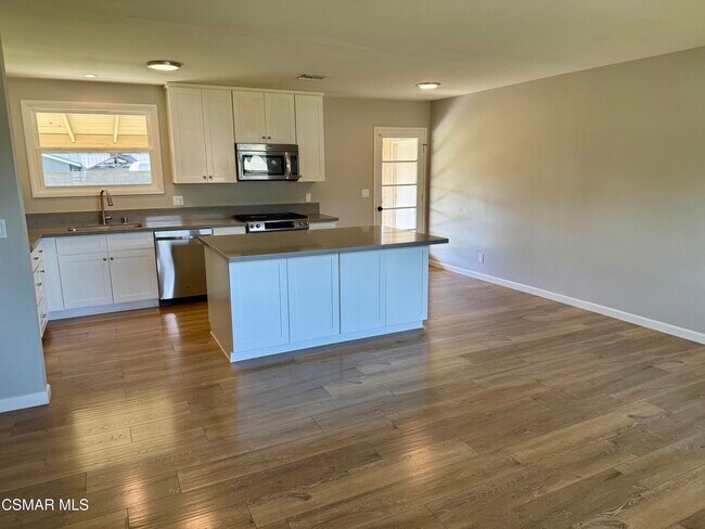 Photo - 4090 Florence St