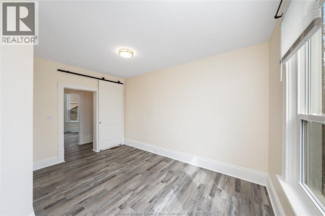 Photo - 282 Wellington St Unité 4