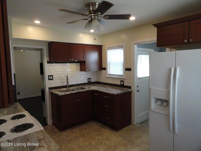 502 Harris Pl