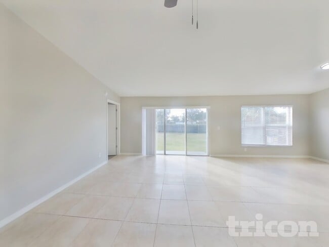 Photo - 11133 Bramblebush St