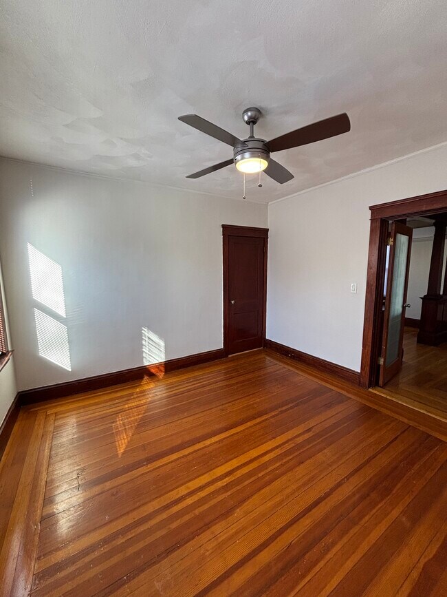 Photo - 580 Admiral St Unidad First Floor