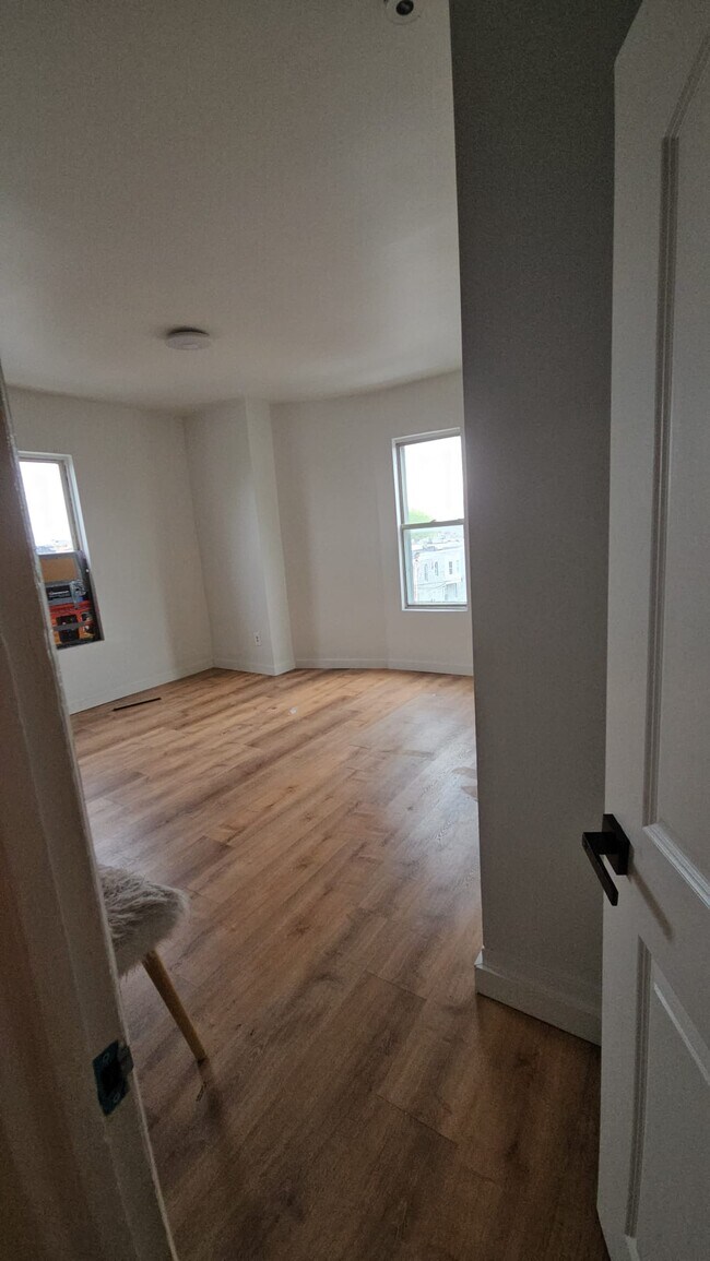 Photo - Estate of N 60th street Unit 3