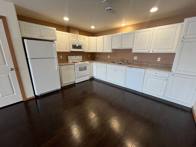 Photo - 2 Bedroom /1 Bath Apartment! Unit 513#6