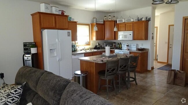 Building Photo - 611 S Cherry Ln Rental