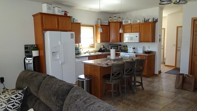 Photo - 611 S Cherry Ln Condo