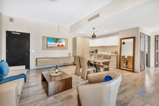 Building Photo - 101 N Ocean Dr Rental