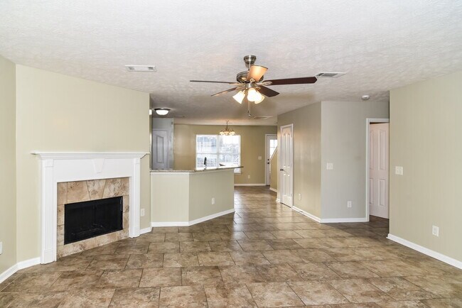 Photo - 176 Lyndhurst Dr