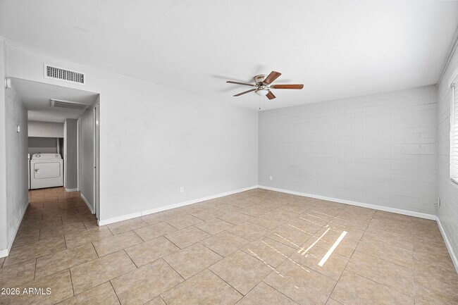 Photo - 1518 W Colter St Unit 17