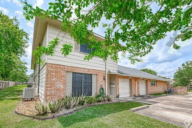 Building Photo - 17103 Blackhawk Blvd Rental
