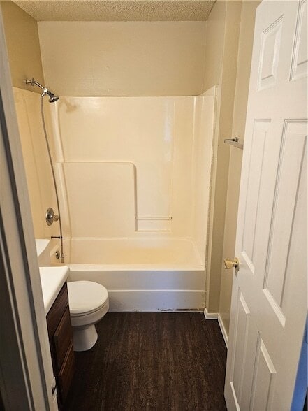 Photo - 1901 Dogwood Pl