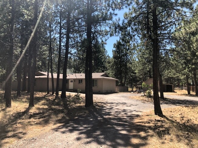 Building Photo - Cozy 3-Bedroom in Beautiful Tollgate! Rental