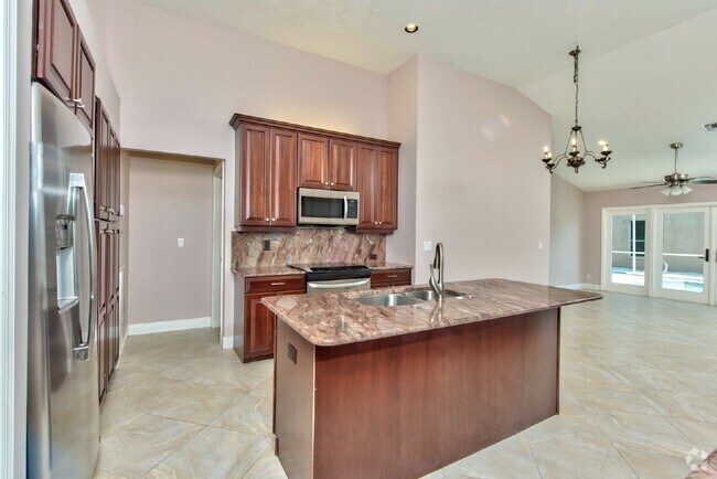 Building Photo - Berkshire lakes - Pool home