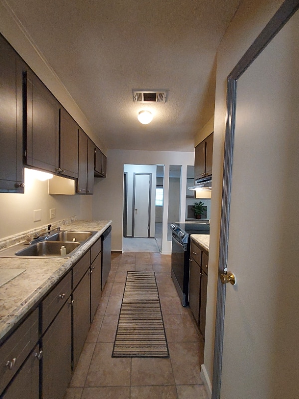 Photo - 126 Foxwood Cir