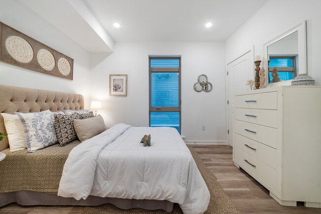 Photo - Kensington Court Flats