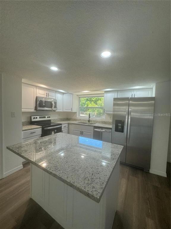 Photo - 1539 Roselawn St SW