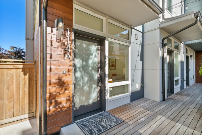 Photo - 114A 20th Ave