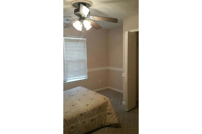 Photo - 908 Waverly Hills Ct