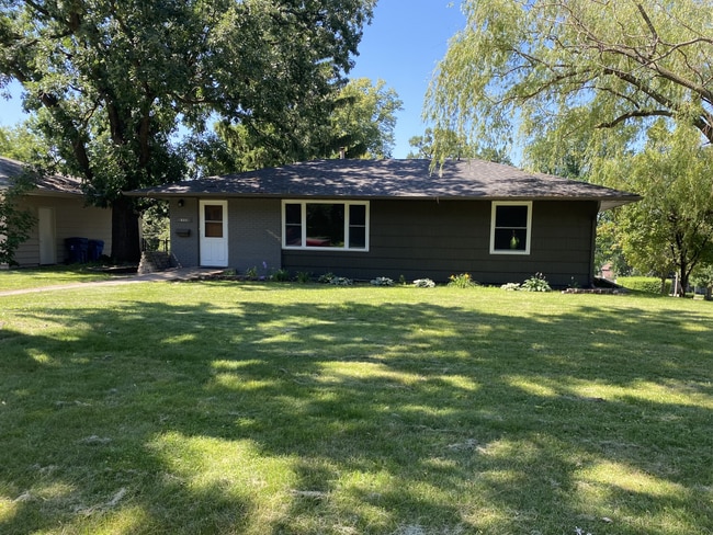 Front of home, large yard - 521 3rd Ave N