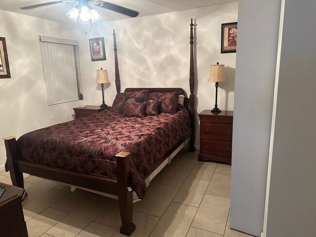 Photo - Lakefront 3 Bedroom 1 Bathroom in Haines City