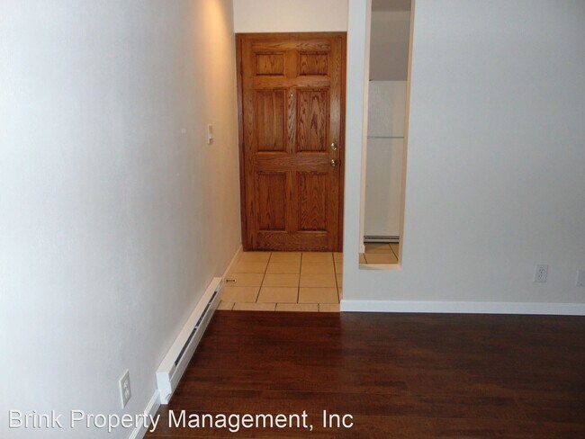 Photo - 2 br, 1 bath House - 922 100th Ave NE #13