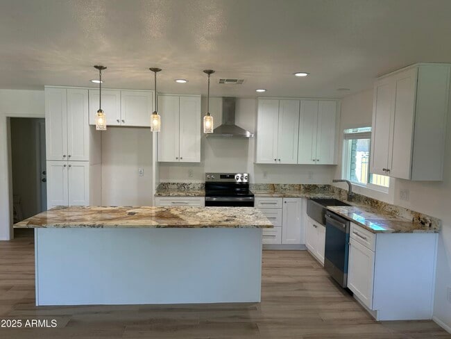 Photo - 7211 N 46th Ave