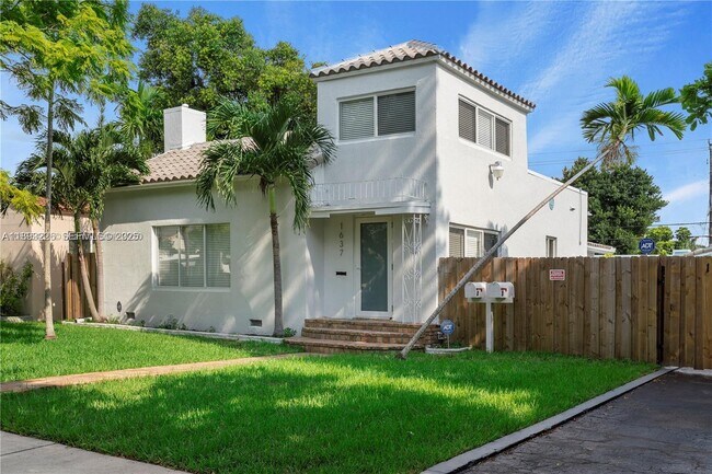 Building Photo - 1637 Jackson St Unit 1-3