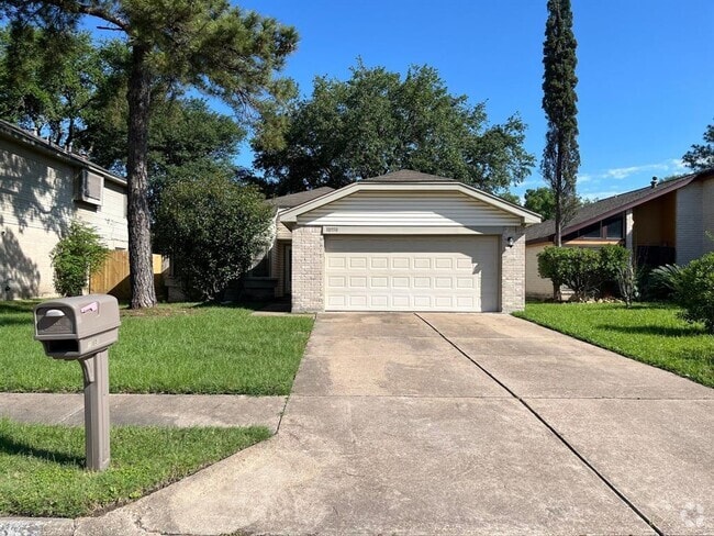 Building Photo - 10550 Walnut Glen Dr Rental