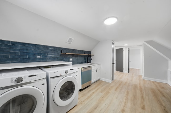 Photo - 6640 W Foster Ave Unidad 2