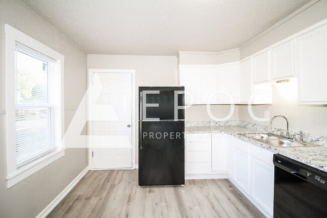 Photo - 3010 N Fonshill Ave