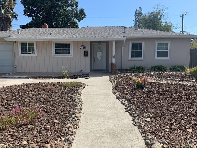 Building Photo - Spacious 3 Bedroom 2 Bath Home in Arden Ar...