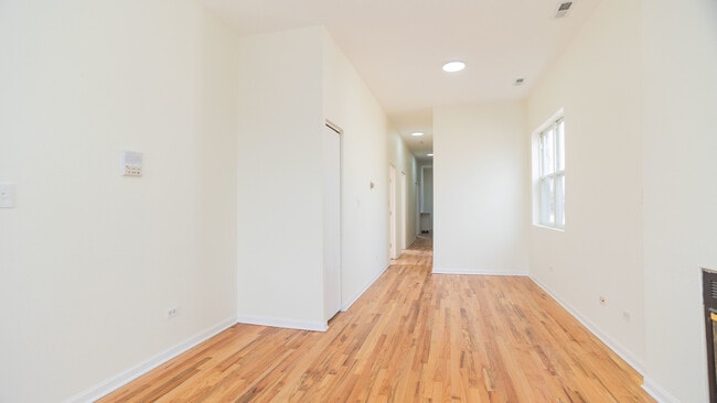 Photo - 1440 N Washtenaw Ave Unit 2