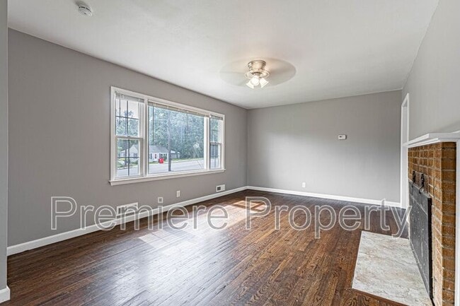 Photo - 3320 S Sterling Ave