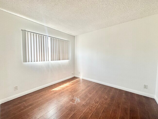 Photo - 14024 Oxnard St Valley Glen, CA 91401 Unit 25