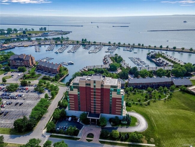Building Photo - 132 Lakefront Blvd Unit 105