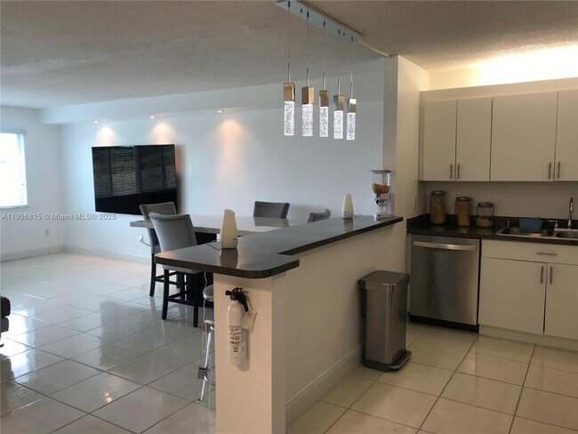 Photo - 14830 Naranja Lakes Blvd Unidad A2L