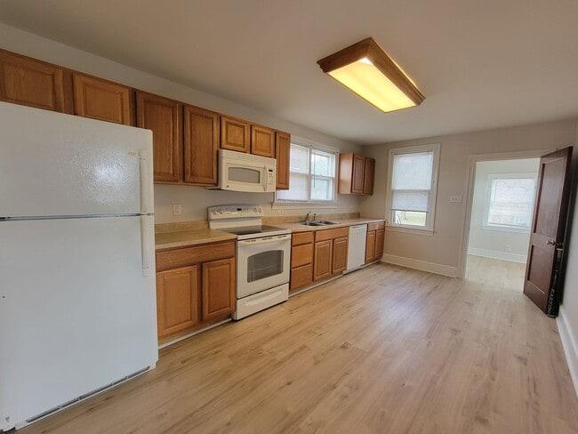 Photo - 1111 Bayview Rd