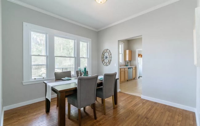 Photo - 729 King St