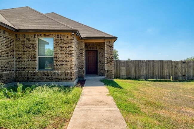Photo - 117 Brittany Ln