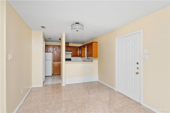 2210 Elisa Ln Unit 15