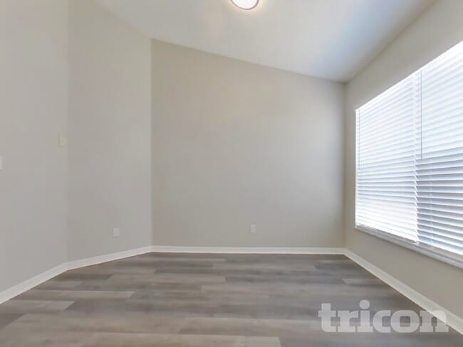 Photo - 15812 Heron Hill St