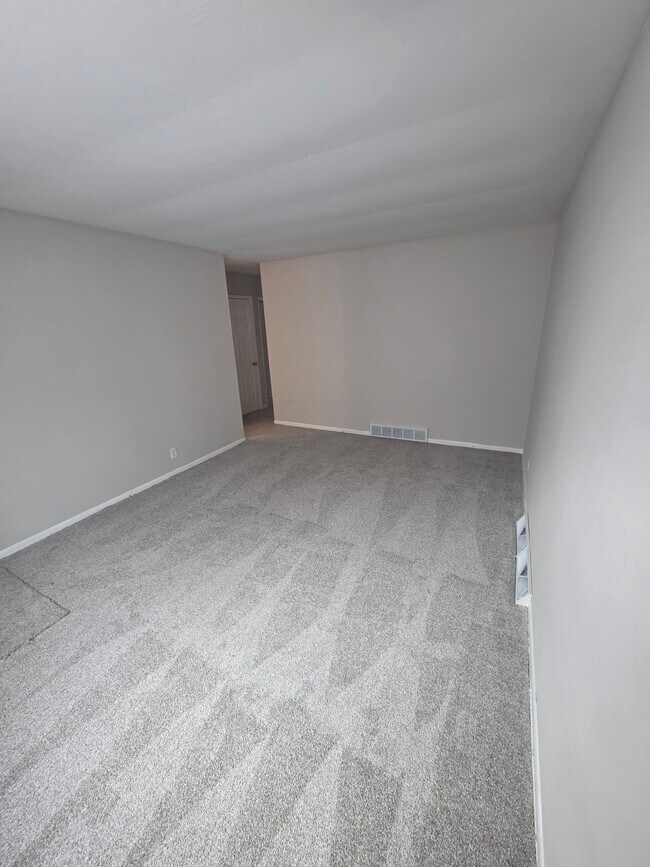 Photo - 1225 Redman Blvd