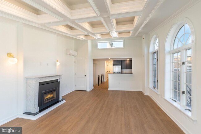 Building Photo - 1134 Pine St Unit 6