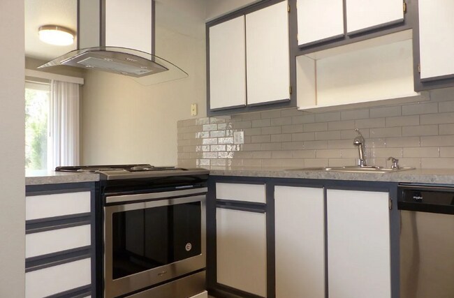 Photo - 2743 NE Mesa Ct Unidad 2