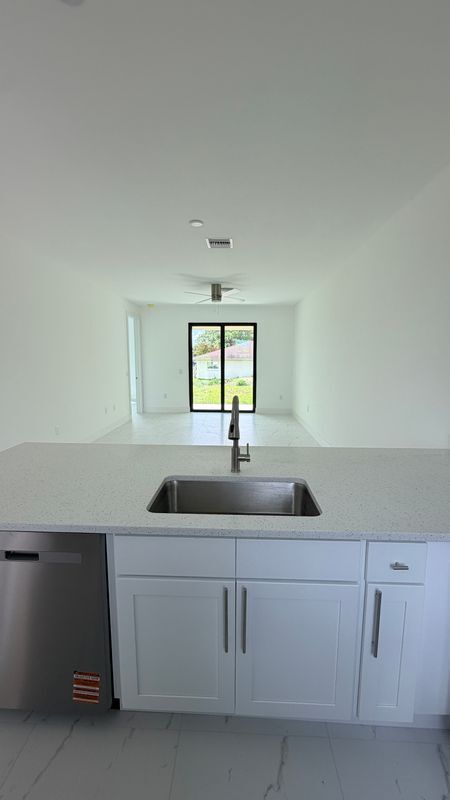 Photo - 498 Loretta Ave S